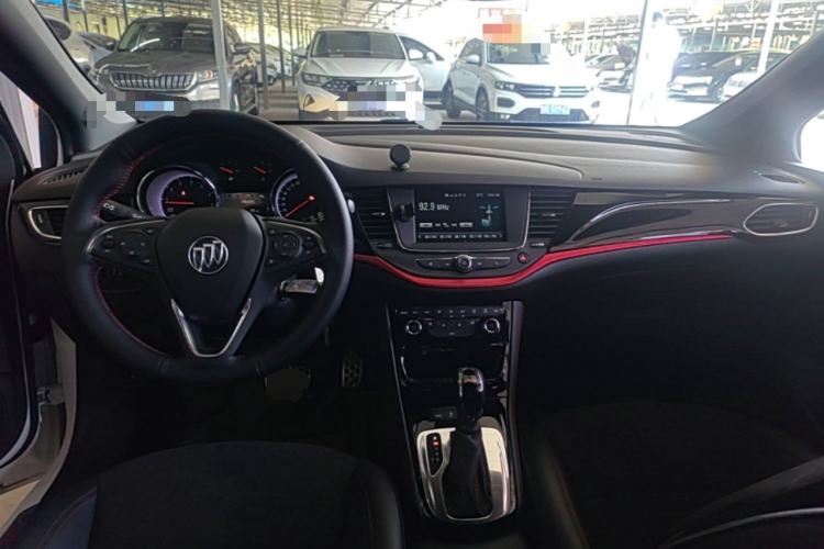 Used Buick Verano 2019 Hatchback GS 20T Dual-Clutch Leading Model Center Console