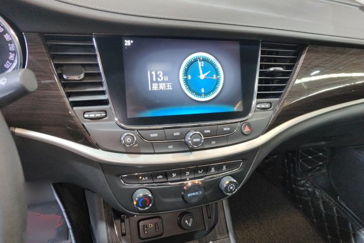 Used Buick Verano 2019 Sedan 20T Dual-Clutch Leading Model Center Console
