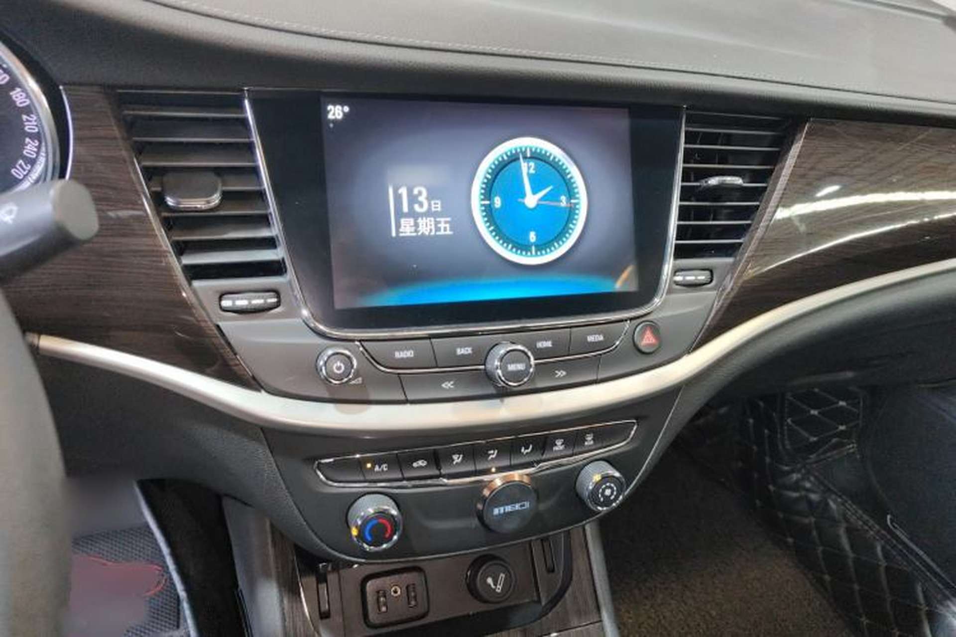 Used Buick Verano 2019 Sedan 20T Dual-Clutch Leading Model Center Console