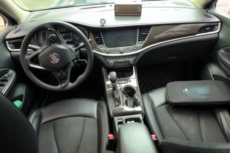Used Buick Verano 2019 Sedan 20T Dual-Clutch Leading Model Center Console