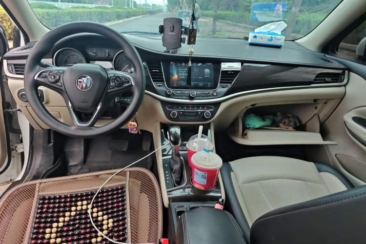 Used Buick Verano 2019 Sedan 15S Automatic Leading Model Center Console