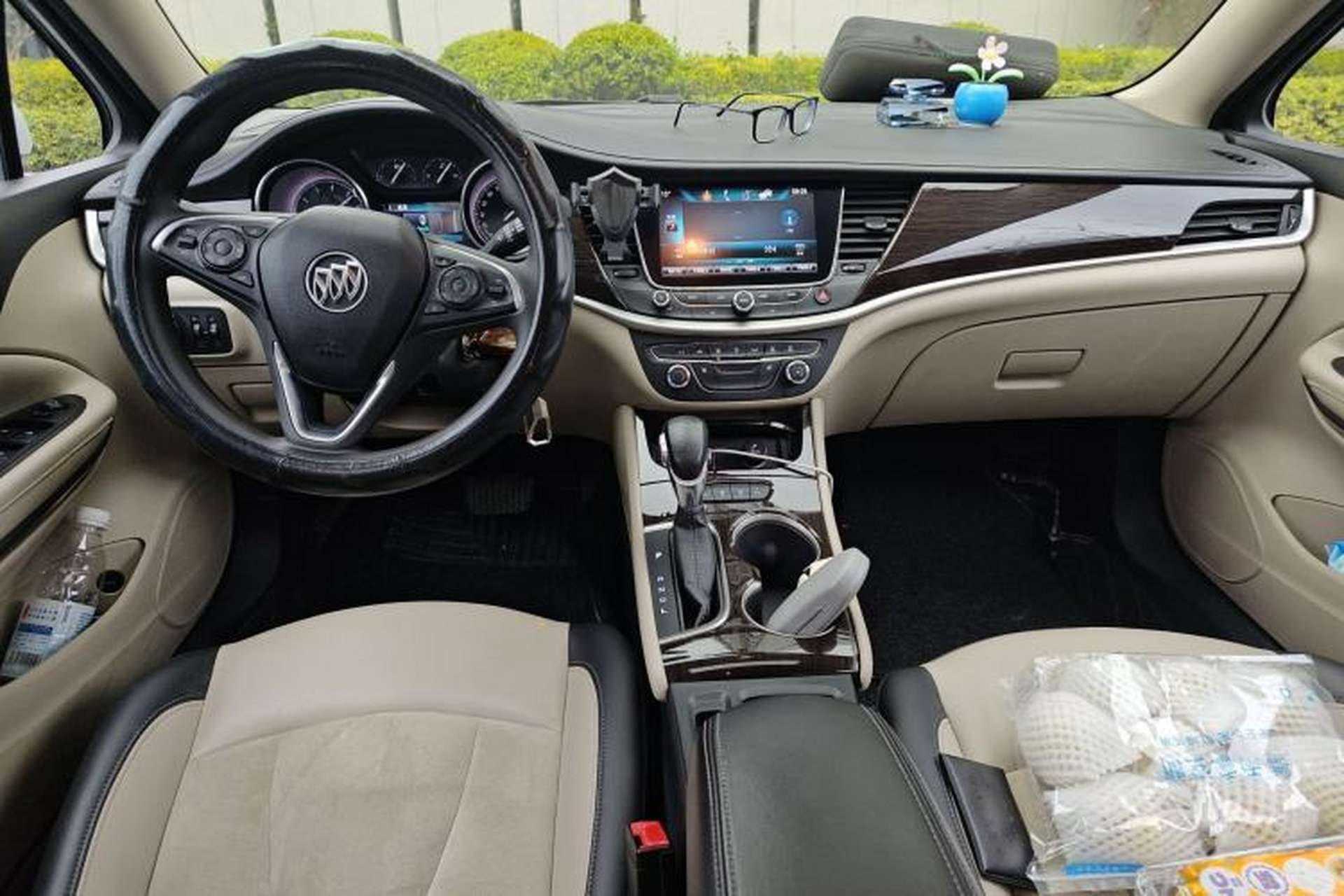 Used Buick Verano 2019 Sedan 15S Automatic Leading Model Center Console