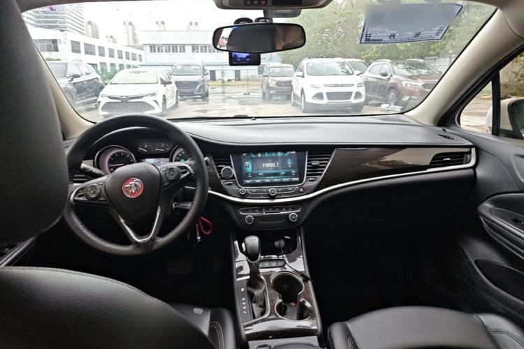 Used Buick Verano 2019 Sedan 20T Dual-Clutch Leading Model Center Console