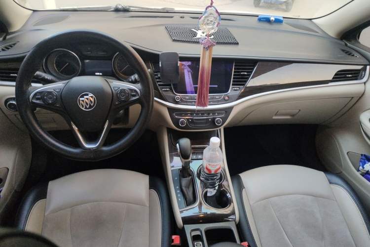 Used Buick Verano 2019 Sedan 15S Automatic Leading Model Center Console