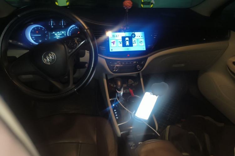 Used Buick Verano 2019 Sedan 15S Automatic Entry Model Center Console