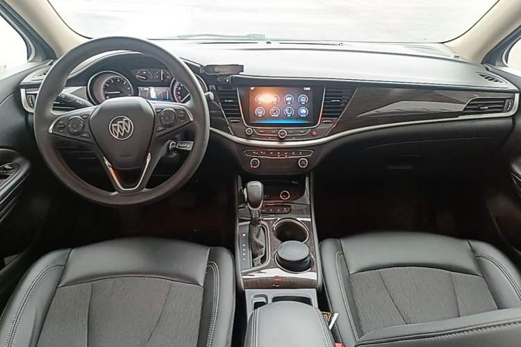 Used Buick Verano 2019 Sedan 20T Dual-Clutch Leading Model Center Console
