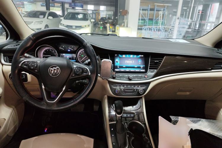 Used Buick Verano 2019 Sedan 15S Automatic Leading Model Center Console