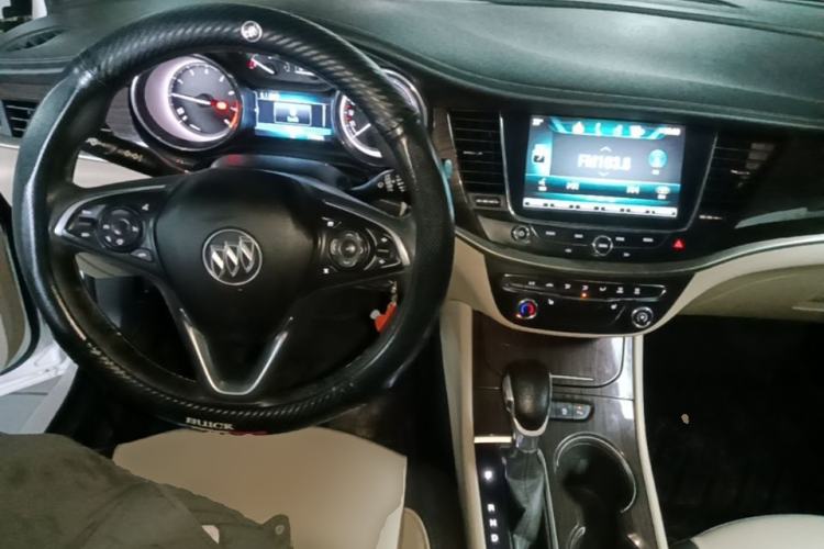 Used Buick Verano 2019 Sedan 15S Automatic Leading Model Center Console