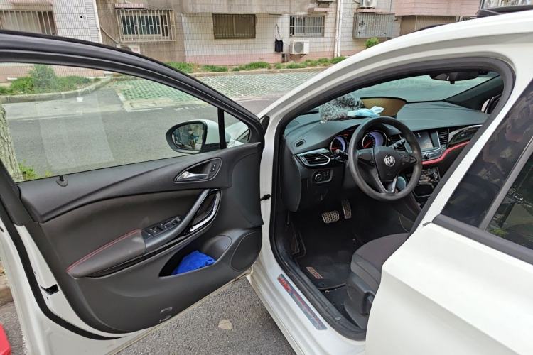 Used Buick Verano 2019 Two-Door GS 20T Dual-Clutch Progressive Model Driver Seat