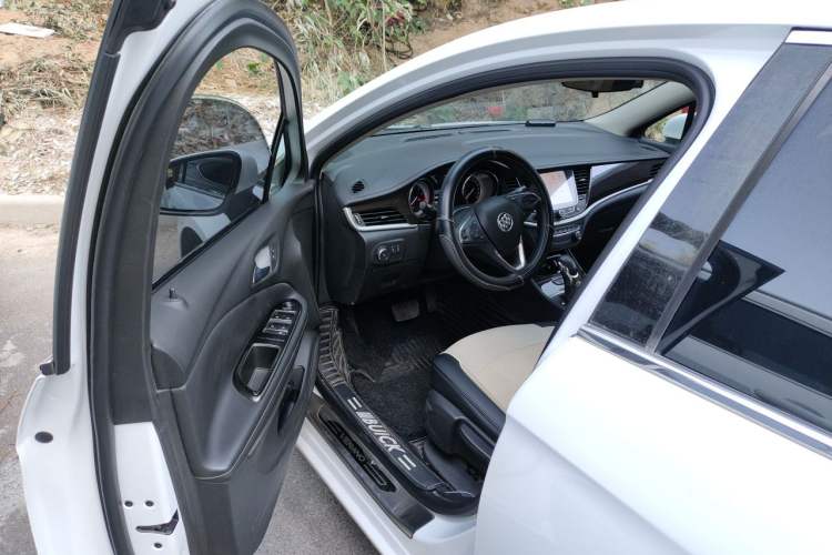Used Buick Verano 2019 Sedan 20T Dual-Clutch Leading Model Driver Seat