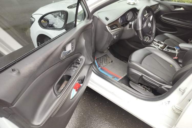 Used Buick Verano 2019 Sedan 20T Dual-Clutch Leading Model Driver Seat