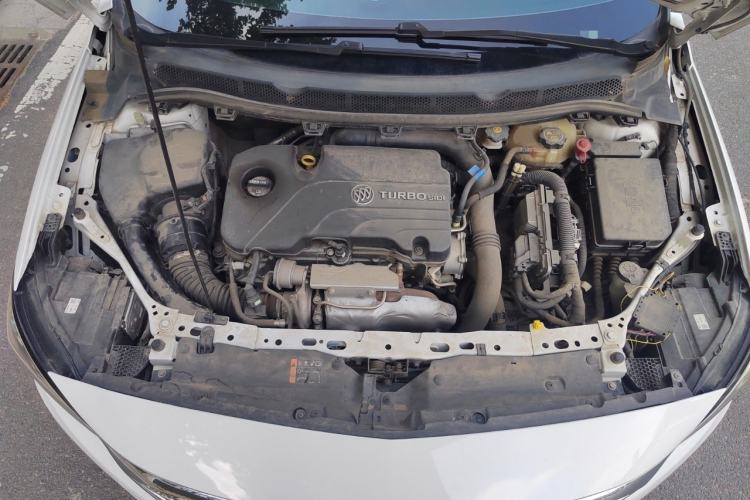 Used Buick Verano 2019 Sedan 20T Dual-Clutch Leading Model Engine Bay