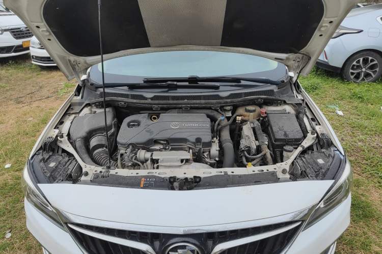 Used Buick Verano 2019 Sedan 20T Dual-Clutch Leading Model Engine Bay