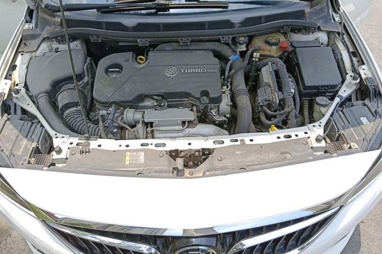 Used Buick Verano 2019 Sedan 20T Dual-Clutch Leading Model Engine Bay