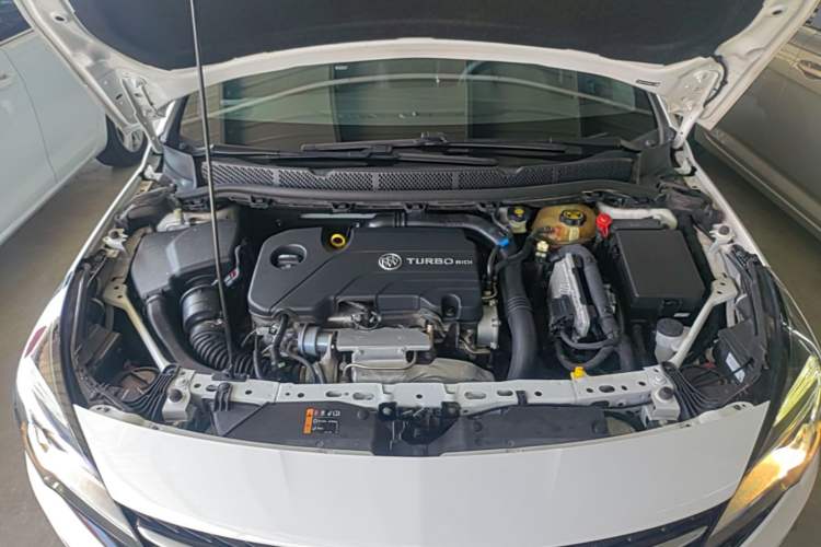 Used Buick Verano 2019 Hatchback GS 20T Dual-Clutch Leading Model Engine Bay