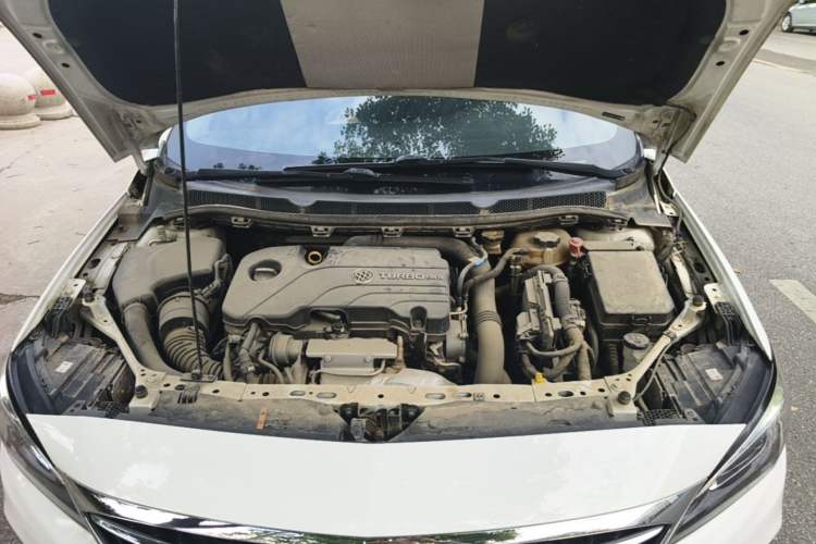 Used Buick Verano 2019 Sedan 20T Dual-Clutch Leading Model Engine Bay