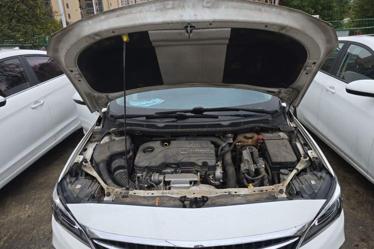 Used Buick Verano 2019 Sedan 20T Dual-Clutch Leading Model Engine Bay