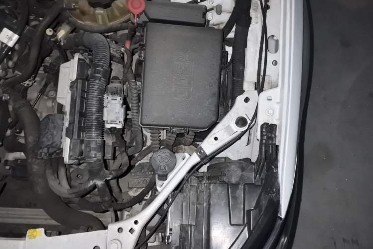 Used Buick Verano 2019 Sedan 15S Automatic Leading Model Engine Bay Left