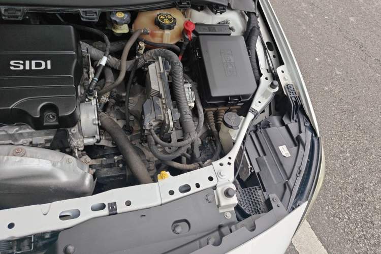 Used Buick Verano 2019 Sedan 15S Automatic Leading Model Engine Bay Left