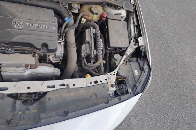 Used Buick Verano 2019 Sedan 20T Dual-Clutch Leading Model Engine Bay Left