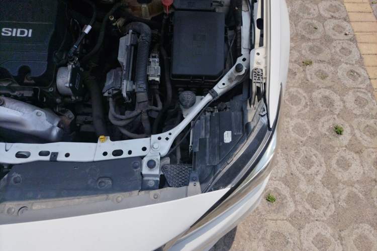Used Buick Verano 2019 Sedan 15S Automatic Entry Model Engine Bay Left