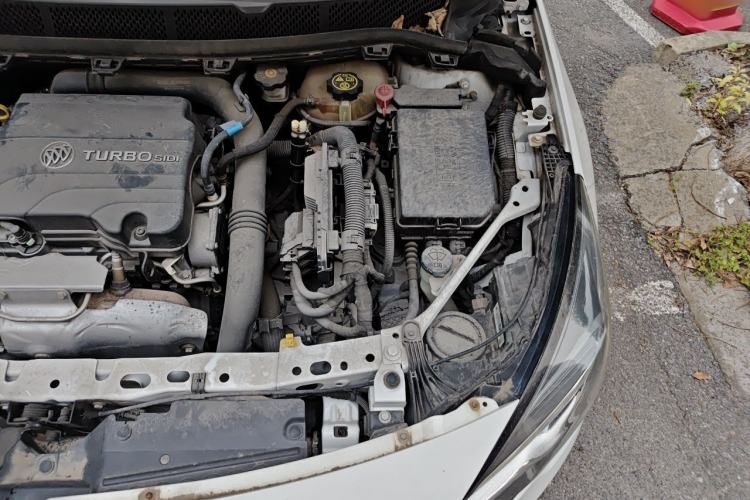 Used Buick Verano 2019 Two-Door GS 20T Dual-Clutch Progressive Model Engine Bay Left