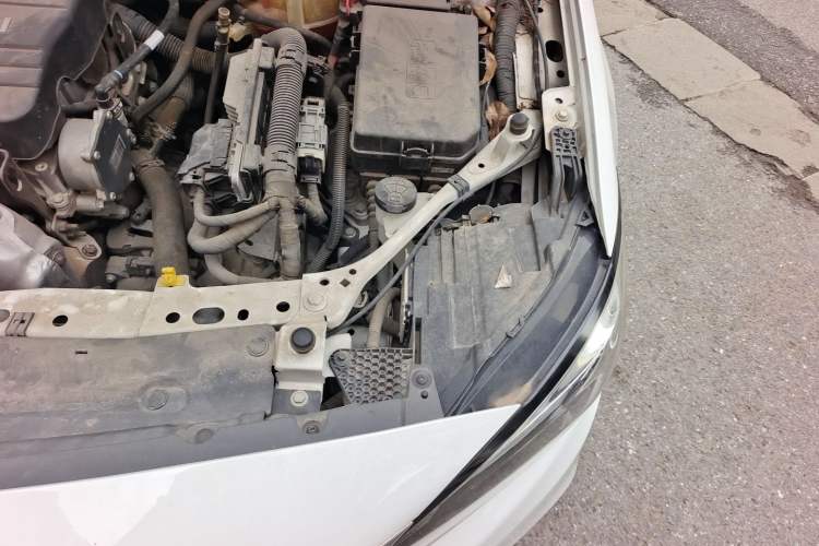 Used Buick Verano 2019 Sedan 15S Automatic Leading Model Engine Bay Left