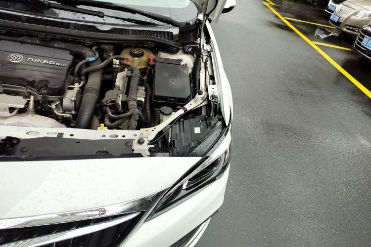 Used Buick Verano 2019 Sedan 20T Dual-Clutch Leading Model Engine Bay Left