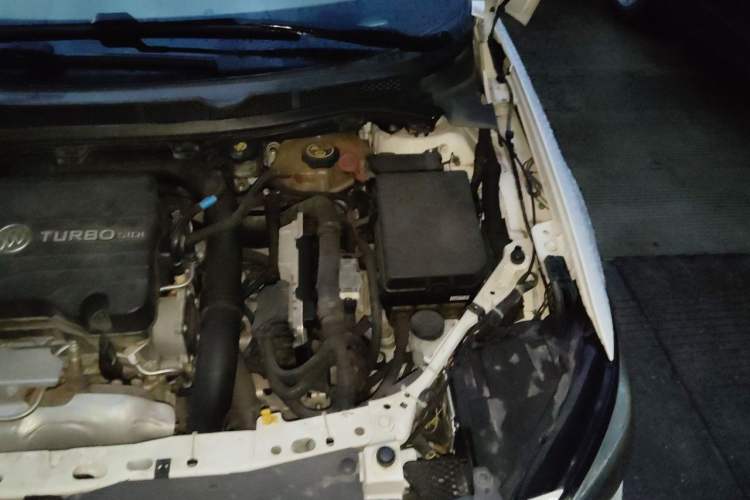 Used Buick Verano 2019 Sedan 20T Dual-Clutch Leading Model Engine Bay Left