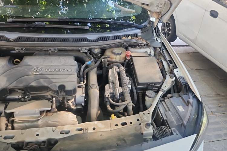 Used Buick Verano 2019 Sedan 20T Dual-Clutch Leading Model Engine Bay Left