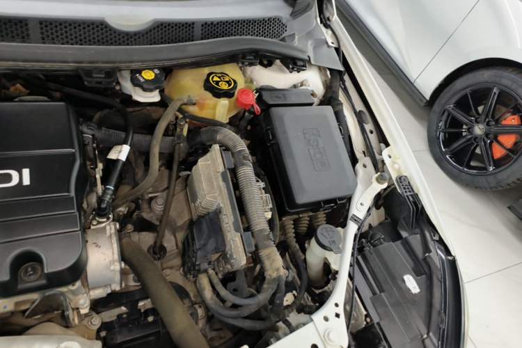Used Buick Verano 2019 Sedan 15S Automatic Leading Model Engine Bay Left