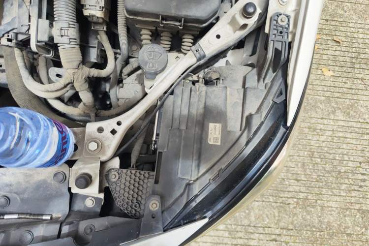 Used Buick Verano 2019 Sedan 15S Automatic Leading Model Engine Bay Left