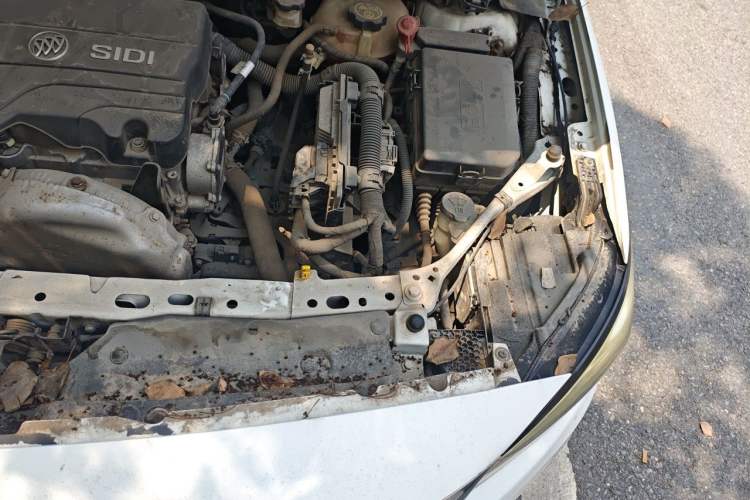 Used Buick Verano 2019 Sedan 15S Automatic Entry Model Engine Bay Left