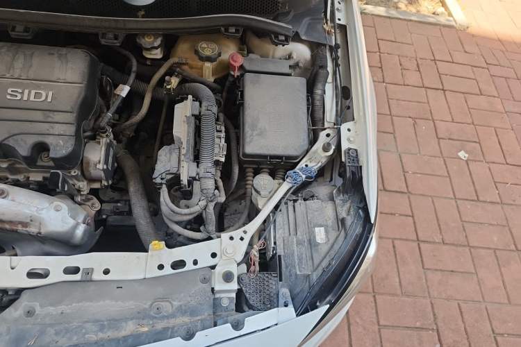 Used Buick Verano 2019 Sedan 15S Automatic Leading Model Engine Bay Left