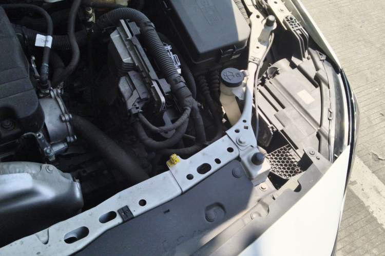 Used Buick Verano 2019 Sedan 15S Automatic Entry Model Engine Bay Left