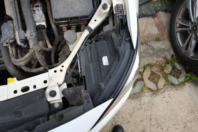Used Buick Verano 2019 Sedan 15S Automatic Leading Model Engine Bay Left