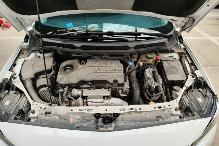 Used Buick Verano 2019 Sedan 20T Dual-Clutch Leading Model Engine Bay