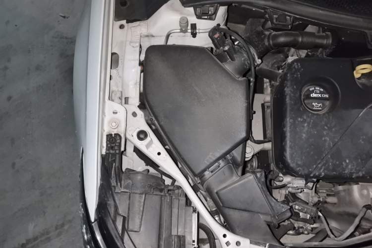 Used Buick Verano 2019 Sedan 15S Automatic Leading Model Engine Bay Right