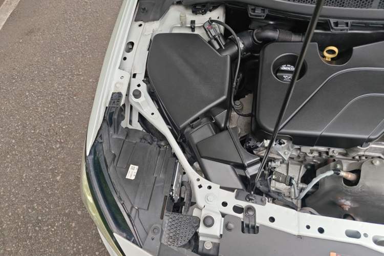Used Buick Verano 2019 Sedan 15S Automatic Leading Model Engine Bay Right