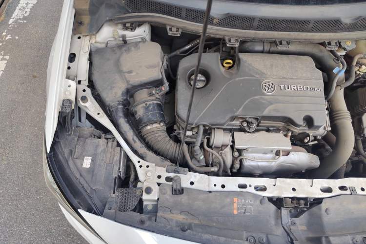 Used Buick Verano 2019 Sedan 20T Dual-Clutch Leading Model Engine Bay Right