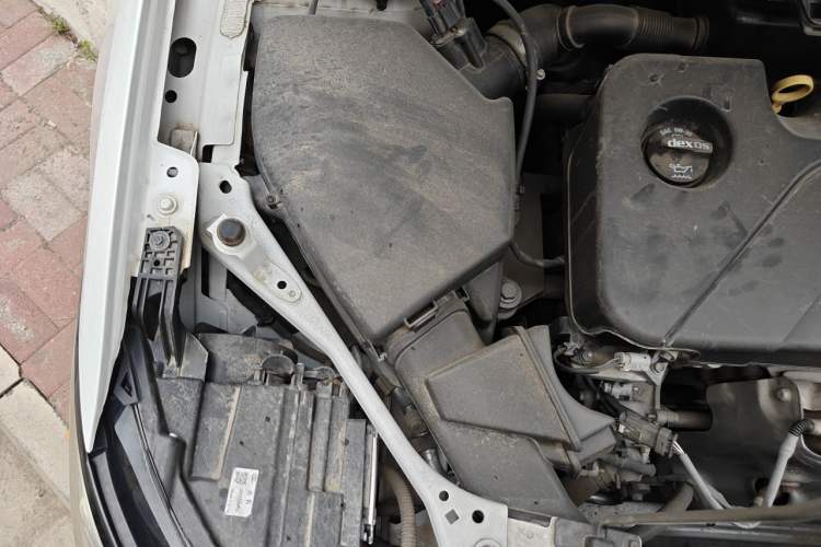 Used Buick Verano 2019 Sedan 15S Automatic Leading Model Engine Bay Right