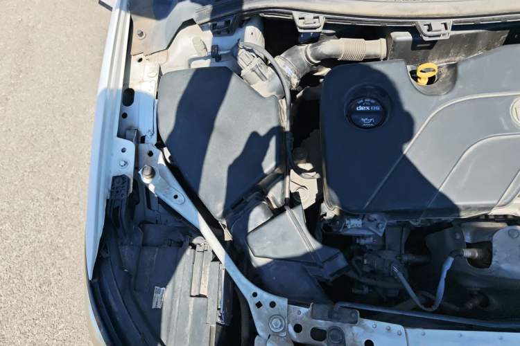 Used Buick Verano 2019 Sedan 15S Automatic Leading Model Engine Bay Right