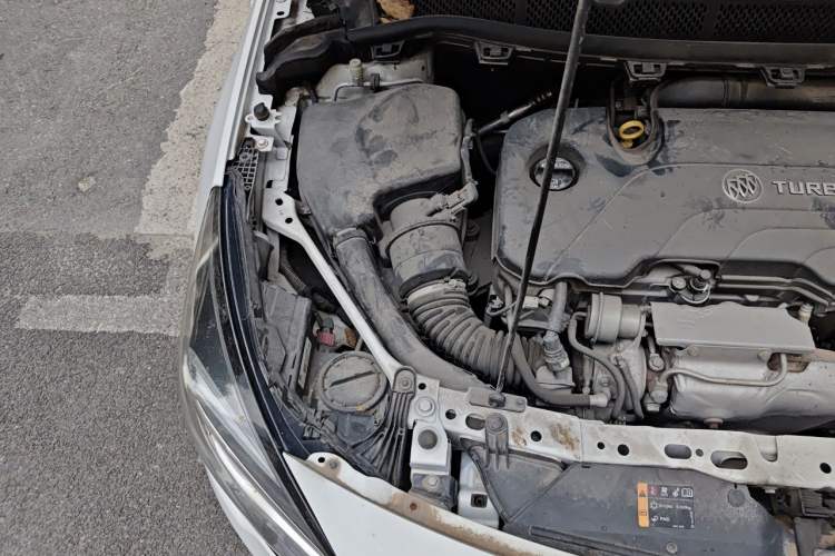 Used Buick Verano 2019 Two-Door GS 20T Dual-Clutch Progressive Model Engine Bay Right