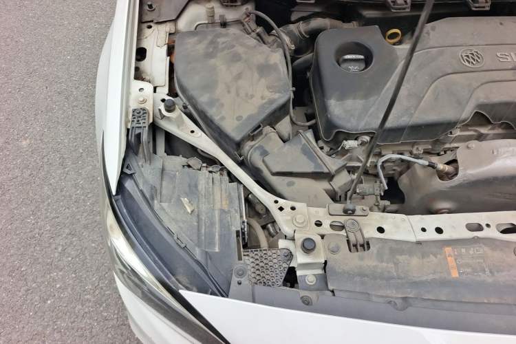 Used Buick Verano 2019 Sedan 15S Automatic Leading Model Engine Bay Right