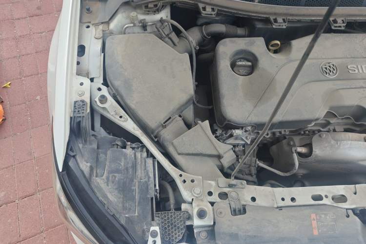 Used Buick Verano 2019 Sedan 15S Automatic Leading Model Engine Bay Right