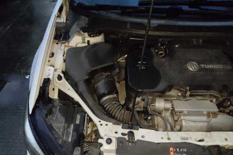 Used Buick Verano 2019 Sedan 20T Dual-Clutch Leading Model Engine Bay Right