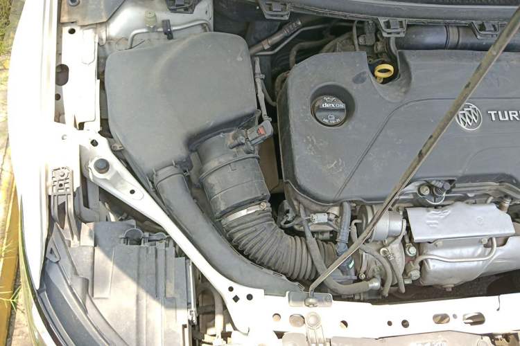 Used Buick Verano 2019 Sedan 20T Dual-Clutch Leading Model Engine Bay Right