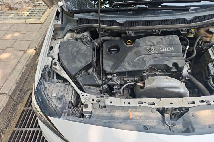Used Buick Verano 2019 Sedan 15S Automatic Leading Model Engine Bay Right