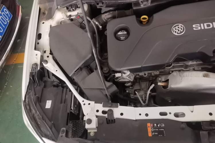 Used Buick Verano 2019 Sedan 15S Automatic Leading Model Engine Bay Right