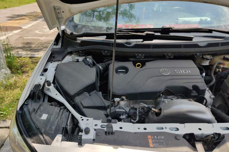 Used Buick Verano 2019 Sedan 15S Automatic Entry Model Engine Bay Right